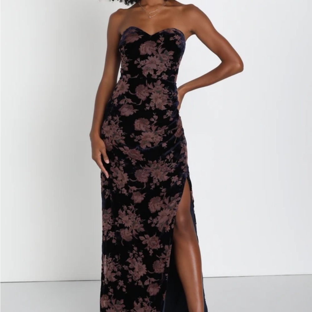 Exquisite Navy Blue Floral Burnout Velvet Starpless Maxi Dress NWT